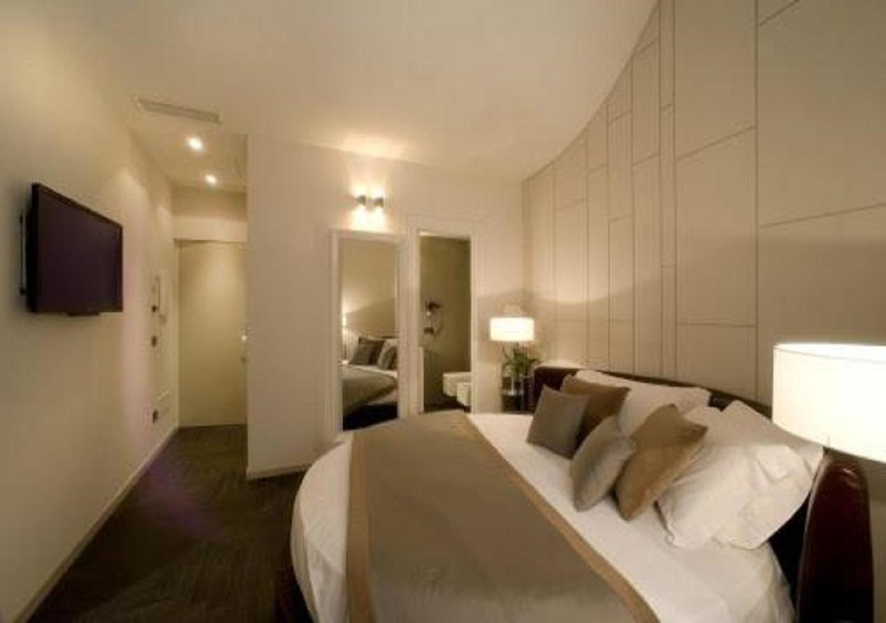 Piazza Del Gesu' Luxury Suites Rom Exteriör bild