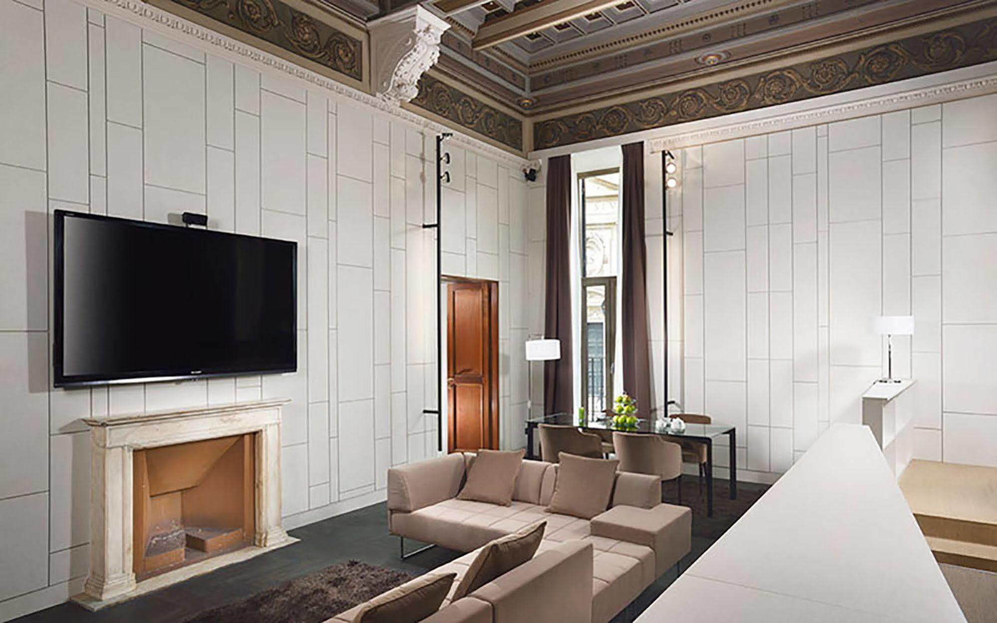 Piazza Del Gesu' Luxury Suites Rom Exteriör bild