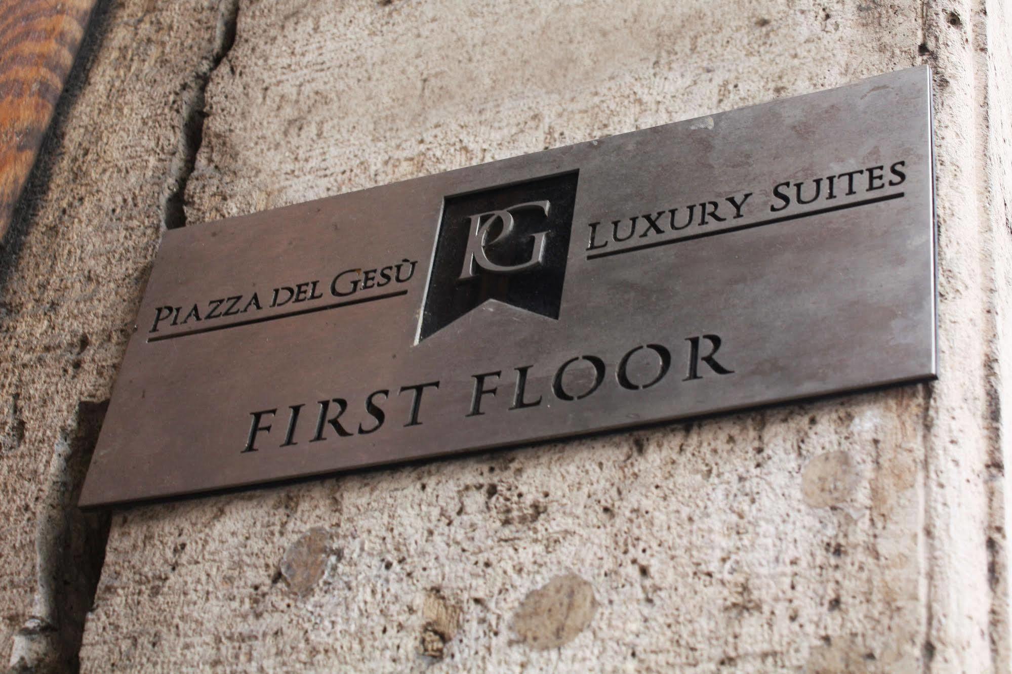 Piazza Del Gesu' Luxury Suites Rom Exteriör bild